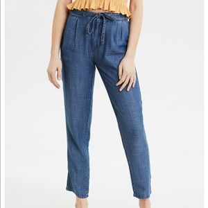 ‼️ISO‼️ 00 AE HIGH-WAISTED CHAMBRAY TAPERED PANT